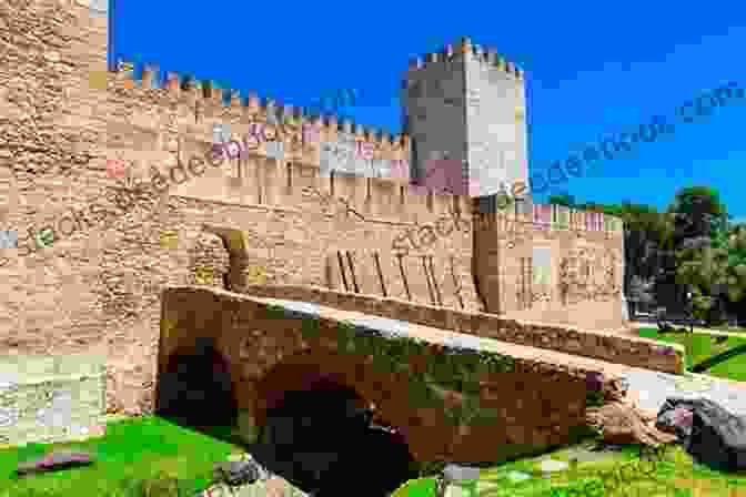 A Photo Of São Jorge Castle In Lisbon, Portugal Lisbon Travel Guide: The Top 10 Highlights In Lisbon (Globetrotter Guide Books)
